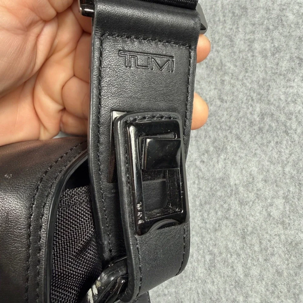 TUMI TICON 32602DT Slim Flap Briefcase Black Leather Messenger Tablet Case